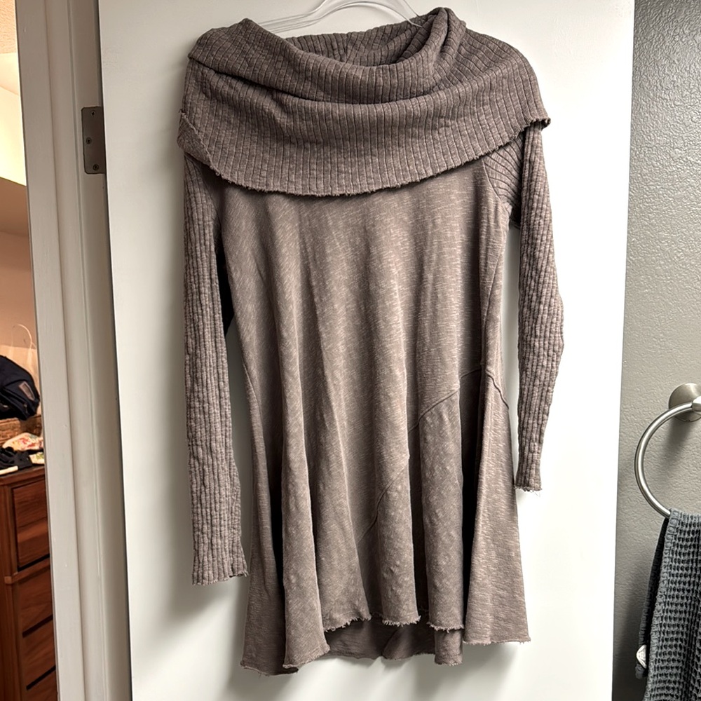 Chalet et cici Taupe Cowl Neck Dress Size XS Like New Made in USA